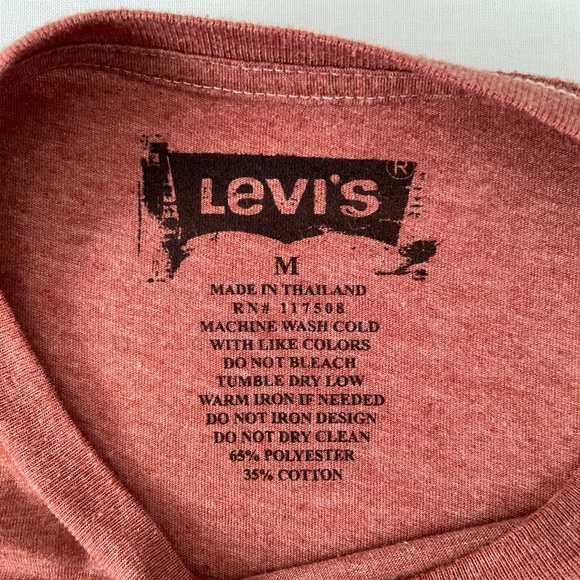 Levi’s Graphic Tee T-Shirt Medium M - Picture 2 of 7
